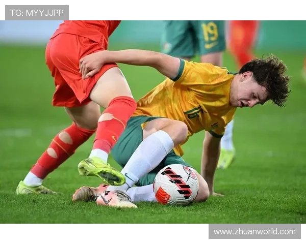 15号球星精彩瞬间：足球场上的绝佳表现与个人魅力展现